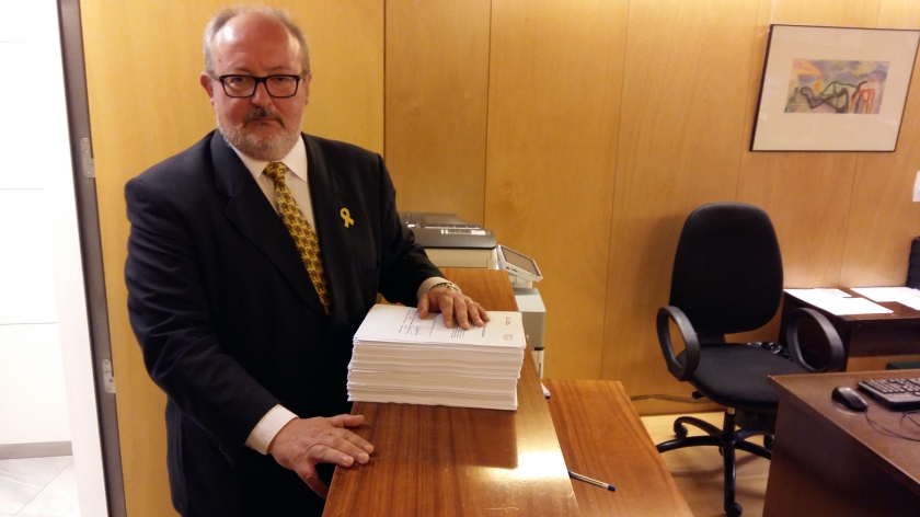  Joan Capdevila, al Registre del Congrés amb les esmenes presentades 