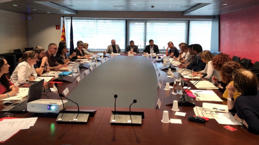  Foto de la reunió de treball del conseller El Homrani amb els agents socials, econòmics i entitats / Govern 
