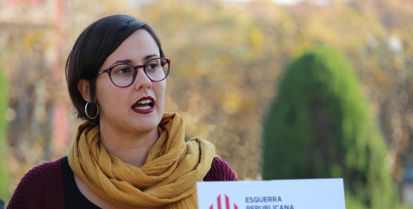 La diputada Jenn Díaz durant un acte davant del Parlament 