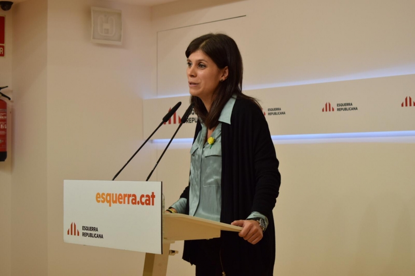  Marta Vilalta atenent els mitjans de comunicació durant la roda de premsa  