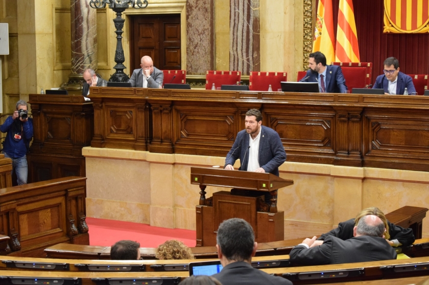  El diputat Marc Sanglas durant la seva intervenció al Parlament 