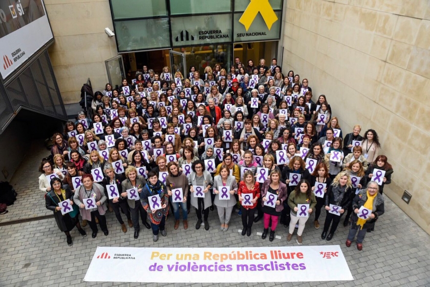  Marta Rovira, amb Carme Forcadell, Anna Caula i altres dones d'Esquerra Republicana, durant l'Assemblea de dones del 2017 