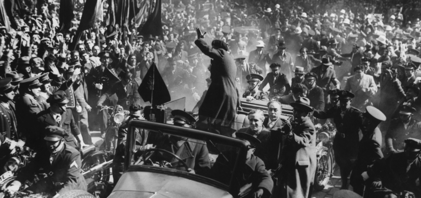  El president Lluís Companys torna al Palau de la Generalitat aclamat pel poble l’1 de març del 1936 