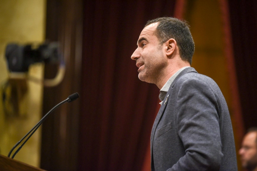   El Parlament aposta per les renovables i Esquerra vol posar el nou model energètic en mans de la ciutadania  