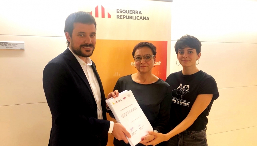  Bernat Picornell, Montse Bassa i Marta Rosique, amb les preguntes escrites. 