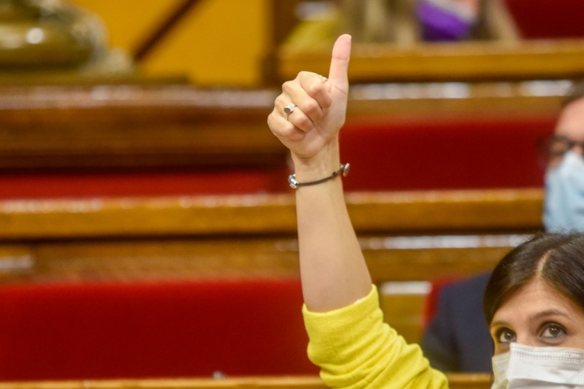  Marta Vilalta, assenyalant un vot afirmatiu al debat de política general 