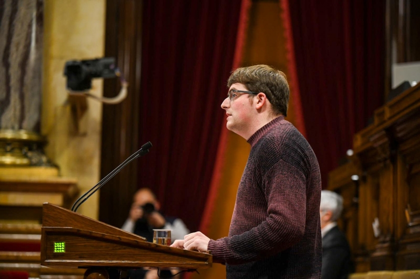  El diputat Pau Morales, al faristol del Parlament en una imatge d'arxiu  
