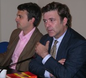 Anna Sim&oacute; assisteix a la presentaci&oacute; del llibre Catalunya sota Espanya, d'Alfons L&oacute;pez Tena