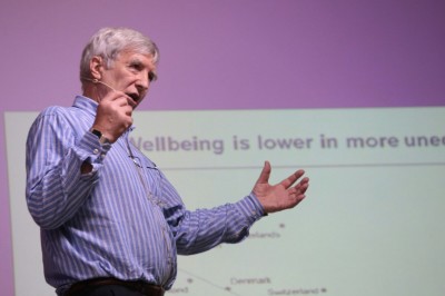 Conferència 'Desigualtats, Benestar i Democràcia' de Richard Wilkinson