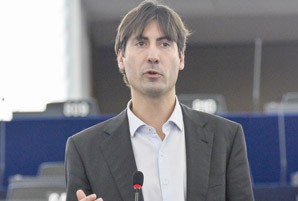 Solé al PE: 'Per afrontar reptes com el canvi climàtic i la lluita contra les desigualtats, Europa necessita una clara voluntat política però també diners'