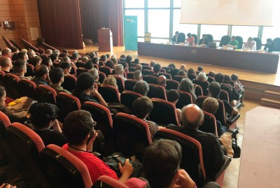 Solé defensa a Galícia que els Tractats de Lliure Comerç prioritzin la justícia social i el desenvolupament sostenible