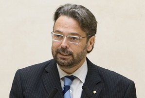 Benach demana al Govern espanyol un gest de credibilitat en la defensa de la memòria històrica