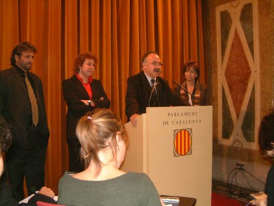 Es constitueix el grup parlamentari d'ERC, amb Carod de president, Huguet de portaveu, Dellunde de portaveu adjunta i Aragonès de secretària de grup