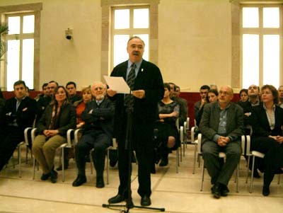 Carod anuncia que l'executiva nacional 'per unanimitat ha dit sí a un govern catalanista i de progrés' integrat per PSC, ERC i ICV-EUiA