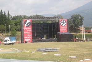 Sant Celoni es transforma per acollir l’Acampada Jove 08