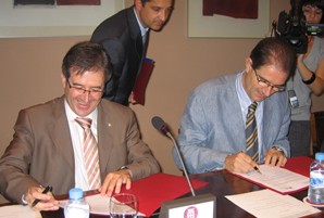 Governació i la Diputació de Barcelona signen un conveni de col·laboració per a la gestió conjunta del Feder 2007-2013