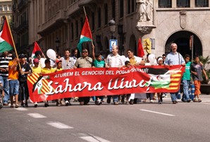 Milers de persones es manifesten en defensa de la llibertat i independència del poble sahrauí