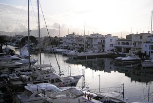 El Congrés reconeix la competència exclusiva del Govern català a Empuriabrava