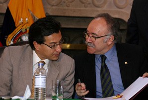 Carod defensa el “deure civil” de la cooperació amb la signatura d’un conveni amb l’Equador