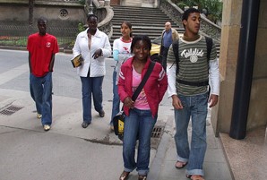 Corbacho es compromet amb Tardà a restituir els 59 milions retallats del Fons d’immigració per a l’any 2009