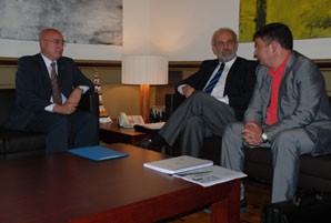 Els governs català i balear estudiaran la compra de drets audiovisuals per llengua