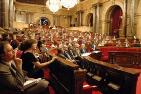 El Parlament acorda que en les futures revisions del finançament es redueixi progressivament el dèficit fiscal