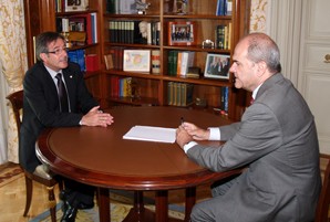 Ausàs i Chaves coincideixen que 'ningú' entendria una sentència que 'esquarterés l'Estatut'