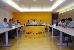 Esquerra trasllada a les entitats d'immigrants el seu rebuig a l'actual redactat de la Llei d'estrangeria