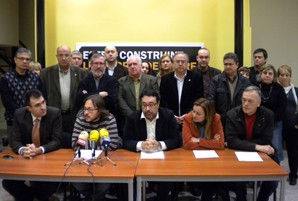Els alcaldes i regidors d'Esquerra presenten un manifest demanant a l'alcalde d'Ascó que no presenti candidatura pel cementiri nuclear