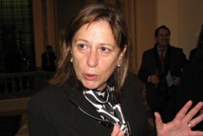 Carme Capdevila visita les pistes de mobilitat reduïda de la Molina amb motiu de la Copa d'Europa d'esquí alpí per a discapacitats