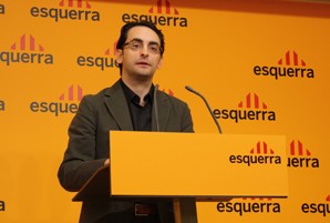Llorente: 'El govern espanyol segueix actuant a cop de titular en matèria de política econòmica'