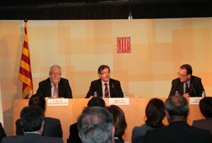 Ausàs presideix la presentació del llibre '20 anys de Consells Comarcals' de l'Associació Catalana de Municipis