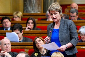 Simó demana a Mas que preservi l'educació pública de les retallades 'perquè la consellera Rigau hi ha desistit'