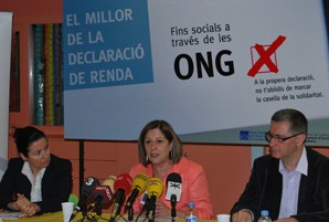 Carme Capdevila presenta la campanya per marcar la casella de fins d'interès social en la declaració de la renda
