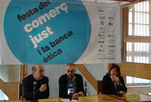 Minoves participa a la inauguració de la Festa del Comerç Just i la Banca Ètica