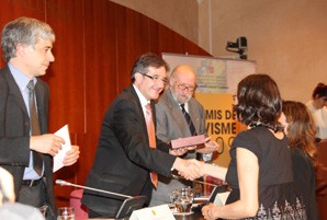 Jordi Ausàs presideix l'acte de lliurament dels Premis de Civisme 2009