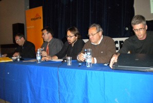 Dues-centes persones assisteixen a la taula rodona organitzada per Esquerra contra el cementiri nuclear