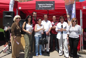 Andreu Felip visita la Festa de la cooperació internacional Cerdanyola Coopera 2010