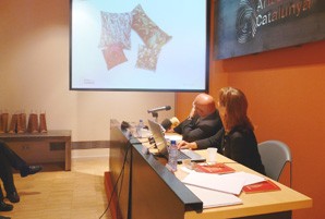 Huguet presenta Empremtes de Catalunya, el primer catàleg amb 228 souvenirs catalans