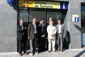   Josep Huguet inaugura a Lleida una nova Oficina de Turisme de la Generalitat  