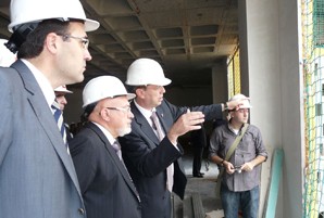 Huguet visita les obres del Campus de Terres de l'Ebre de la Universitat Rovira i Virgili