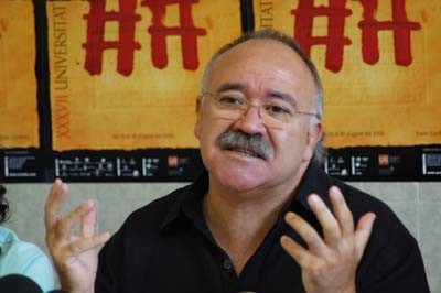 Carod presenta a Prada la Llei de Llengües que reclama l'oficialitat del català, el basc i el gallec a tot l'Estat espanyol