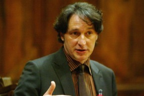 Portabella es felicita de la rectificació del govern de la Generalitat en cedir urnes a Barcelona decideix