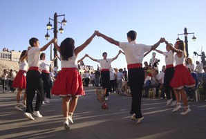   A proposta d'Esquerra el Parlament aprova resolucions en defensa de la llengua occitana, de la sardana i dels trabucaires  