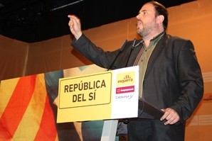   Junqueras: 'Com es pot defensar la dignitat nacional catalana amb un pacte de concentració nacional espanyola?'  