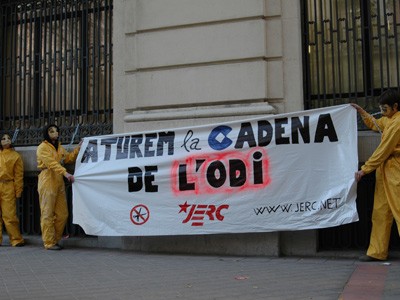 Les JERC denuncien a Madrid les mentides i l'odi que transmet la cadena COPE