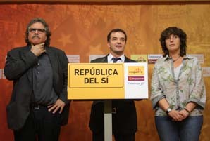 Els tres diputats d’ERC-RCat-Catalunya Sí prometen el càrrec ‘per imperatiu legal’ i ‘per assolir demà la pròpia Constitució’