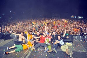 Tret de sortida multitudinari a l’Acampada Jove 2012