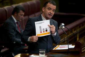 Bosch a Montoro: ‘han vingut a aquest món a defensar la llei i no a complir-la’