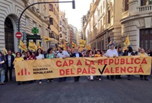 Esquerra Republicana participa a la manifestació del 25 d'abril a València